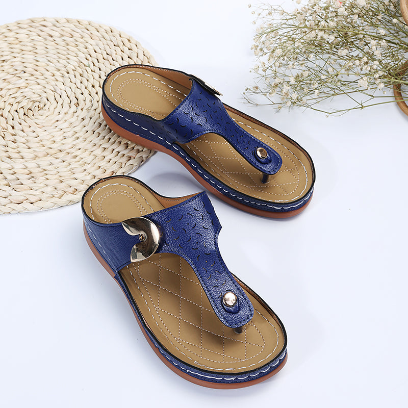 2025 Summer New Women's Metal Decor Feature Pattern Wedge Flip-Flops